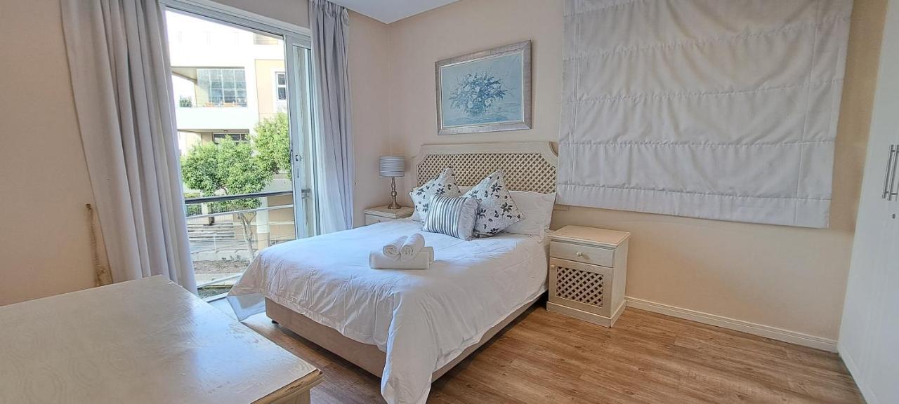 V&A Waterfront Marina Family Apartment 101 Altmore Kaapstad Buitenkant foto