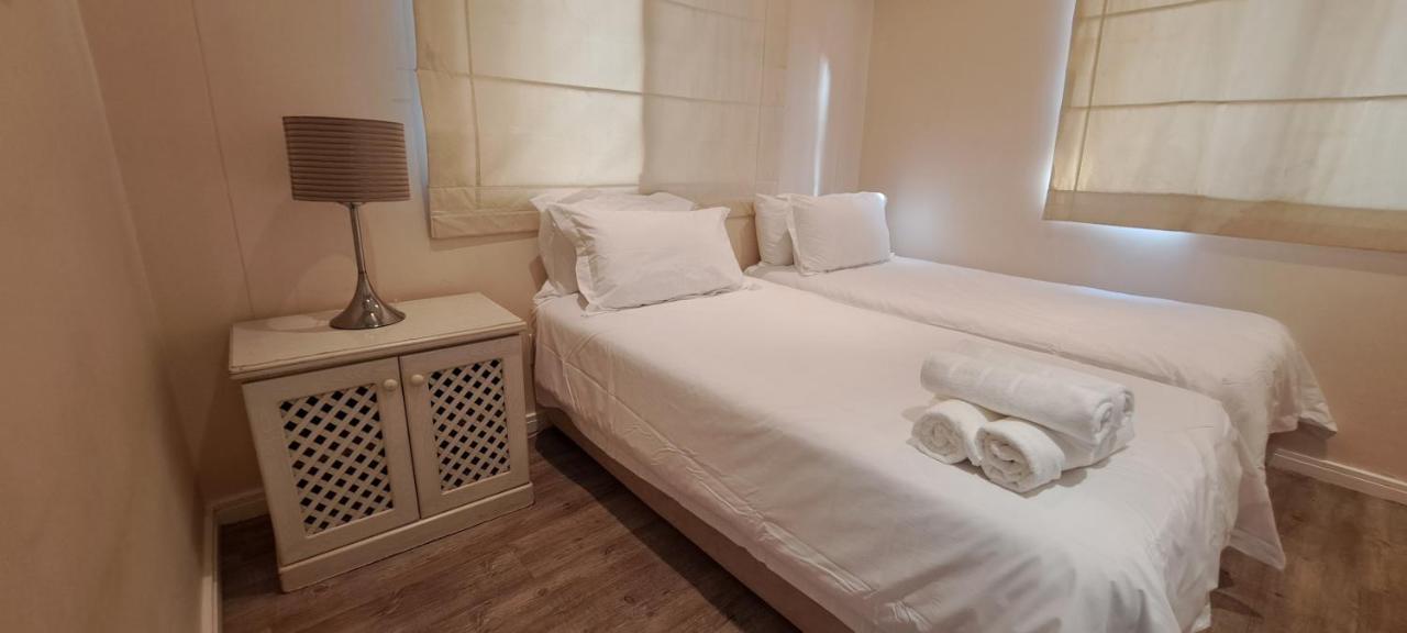 V&A Waterfront Marina Family Apartment 101 Altmore Kaapstad Buitenkant foto