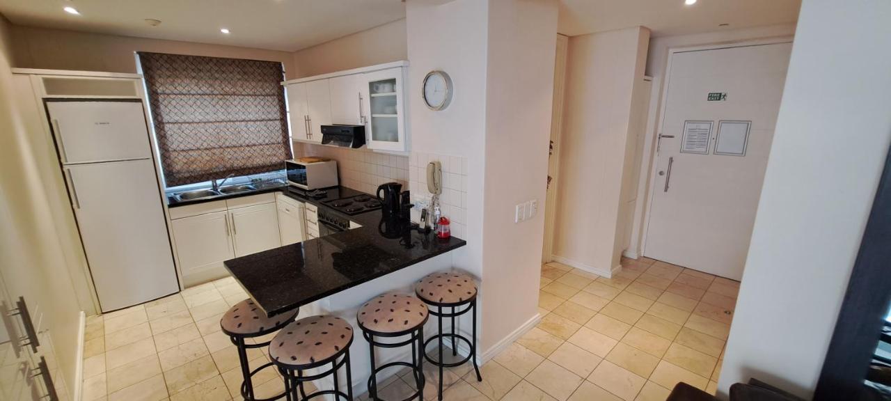 V&A Waterfront Marina Family Apartment 101 Altmore Kaapstad Buitenkant foto
