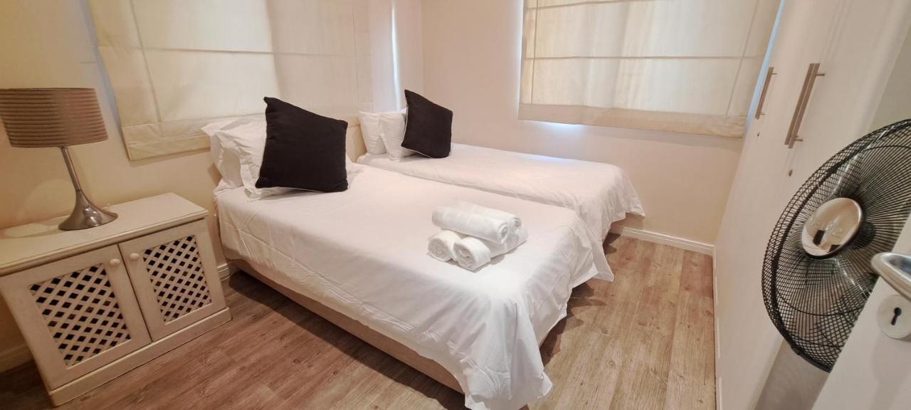 V&A Waterfront Marina Family Apartment 101 Altmore Kaapstad Buitenkant foto